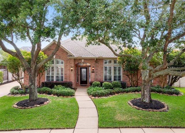 Property at 17114 Parsley Hawthorne Ct, Houston, TX 77059, 4 beds, 3 baths