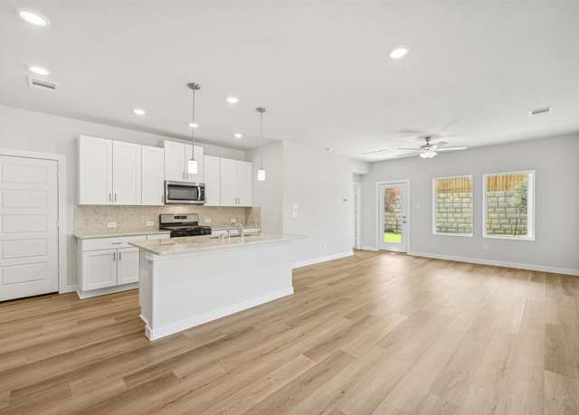 Property at 352 Willow Sage Ct, Montgomery, TX 77316, 4 beds, 2.5 baths