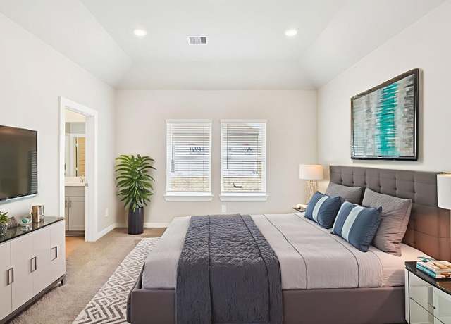 Property at 4119 Glowing Hearth Dr, Houston, TX 77080, 3 beds, 2.5 baths