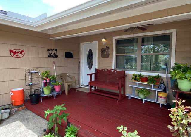Property at 708 Kalmer St, Pasadena, TX 77502, 3 beds, 1.5 baths