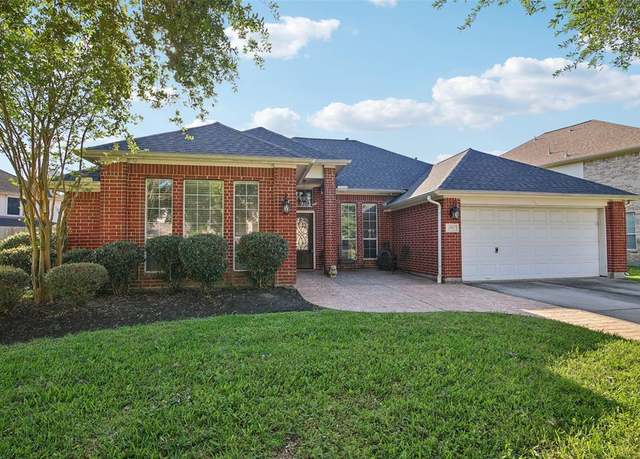 Property at 297 Magnolia Estates Dr, League City, TX 77573, 3 beds, 2 baths
