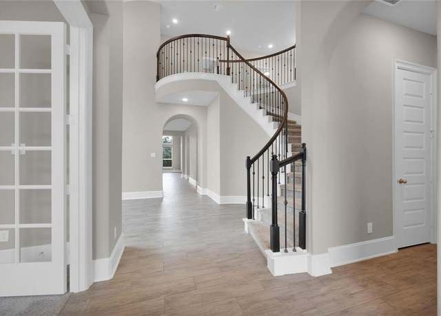 Property at 808 Yellow Birch Ln, Conroe, TX 77304, 5 beds, 3.5 baths