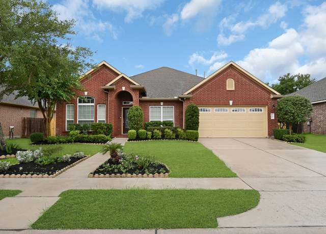 Property at 706 Overdell Dr, Sugar Land, TX 77479, 5 beds, 3 baths