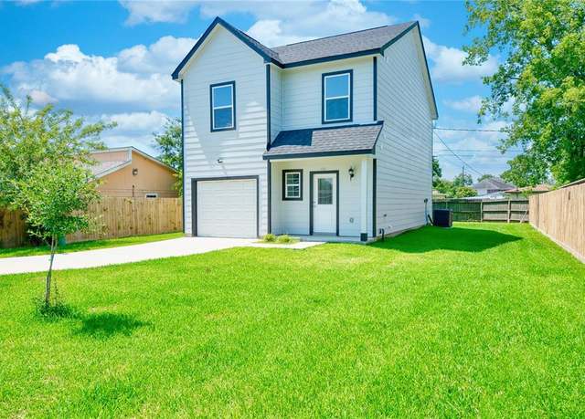 Property at 502 W Francis St, Baytown, TX 77520, 3 beds, 2.5 baths