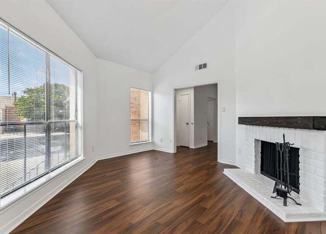 Property at 3726 Thistlemont Dr, Houston, TX 77042, 2 beds, 2 baths