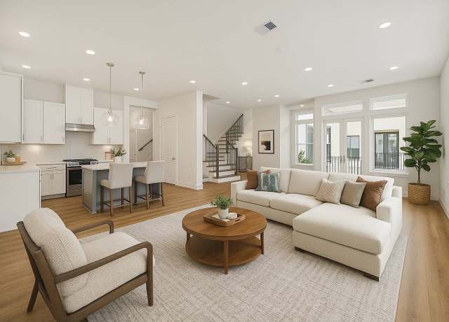 Property at 10923 Brookeshire Chase Ln, Houston, TX 77043, 3 beds, 3.5 baths