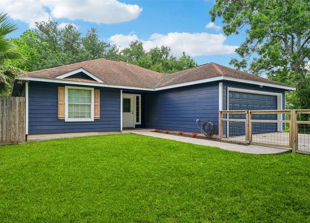 Property at 2702 Avenue H, San Leon, TX 77539, 3 beds, 2 baths