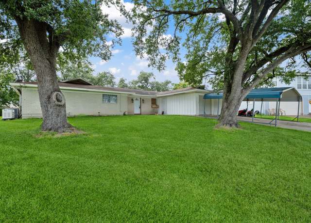 Property at 211 Rue Orleans St, Baytown, TX 77520, 4 beds, 1.5 baths