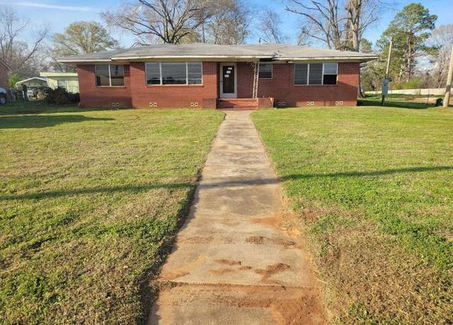 Property at 806 E 1st, Hughes Springs, TX 75656, 3 beds, 2 baths