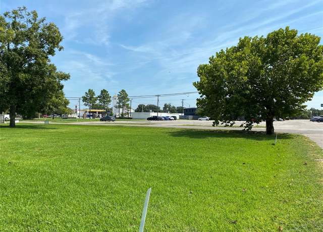 Property at 2423 44th St, Dickinson, TX 77539