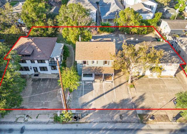 Property at 1622 W Alabama St, Houston, TX 77006, 3 beds, 2 baths