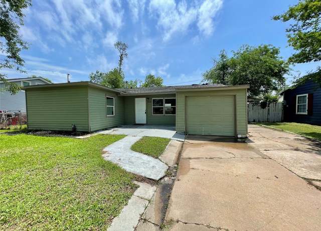 Property at 715 W 10th St, Freeport, TX 77541, 3 beds, 1 bath