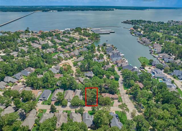 Property at 357 Creekwood W, Montgomery, TX 77356