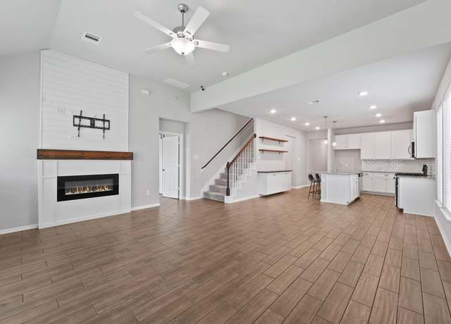 Property at 4430 Lone Alcove Dr, Spring, TX 77386, 3 beds, 2.5 baths