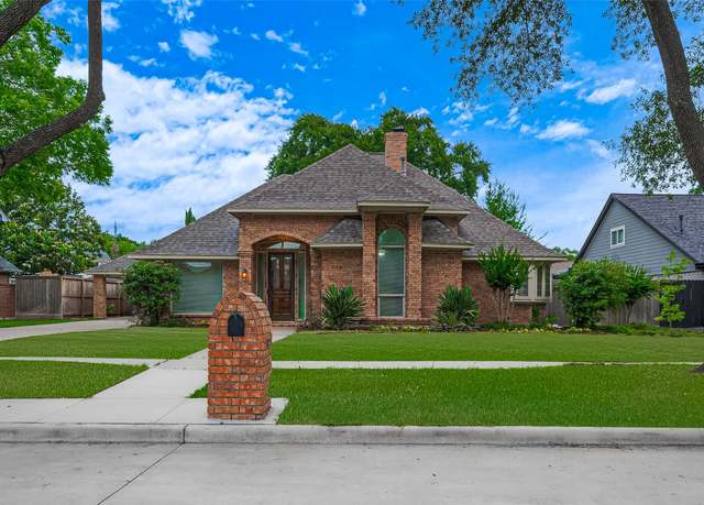 Property at 16218 Capri Dr, Jersey Village, TX 77040, 4 beds, 3.5 baths