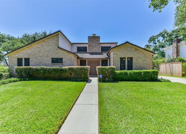 Property at 1022 Kemberton Dr, Houston, TX 77062, 3 beds, 2.5 baths