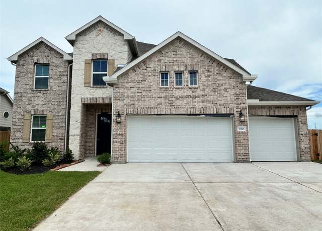 Property at 920 Big Bend Dr, League City, TX 77573, 4 beds, 3.5 baths