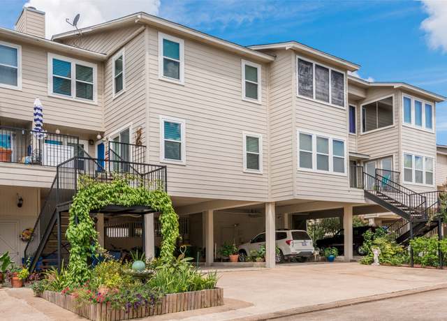 Property at 1907 Glencove Dr, Seabrook, TX 77586, 2 beds, 2.5 baths