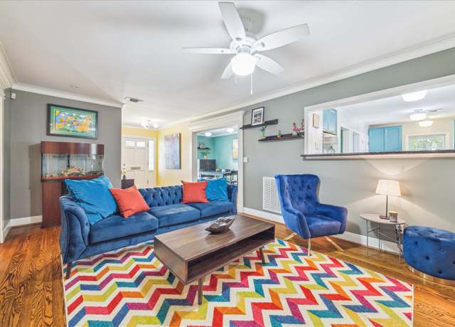 Property at 308 W 33rd St, Houston, TX 77018, 4 beds, 3.5 baths