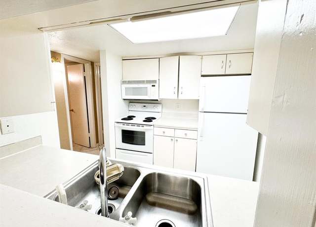 Property at 12633 Memorial Dr #4, Houston, TX 77024, 1 bed, 1 bath