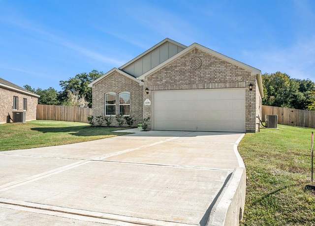 Property at 12351 Pecan Dr, Willis, TX 77318, 4 beds, 2 baths