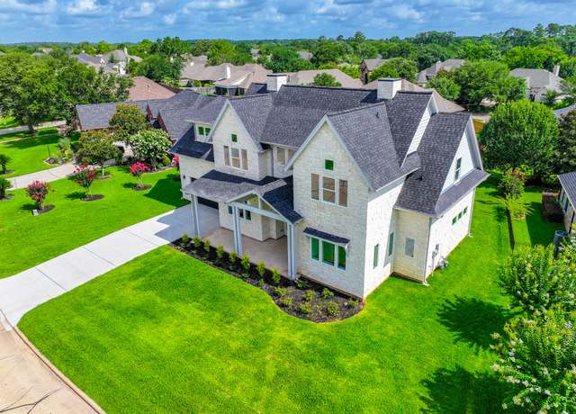 Property at 624 Edgewood, Montgomery, TX 77356, 4 beds, 3.5 baths