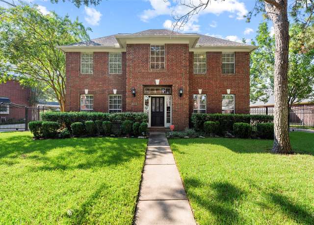 Property at 16823 Willow Bend Ct, Sugar Land, TX 77479, 4 beds, 2.5 baths