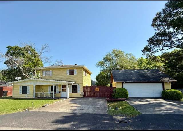 Property at 911 S 29th St, Nederland, TX 77627, 2 beds, 1.5 baths
