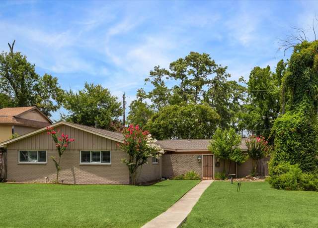 Property at 1402 Lehman St, Houston, TX 77018, 3 beds, 2 baths