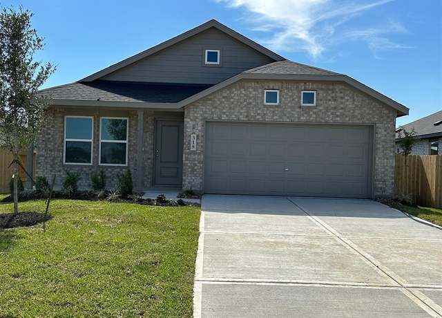 Property at 318 Emma St, Angleton, TX 77515, 3 beds, 2 baths