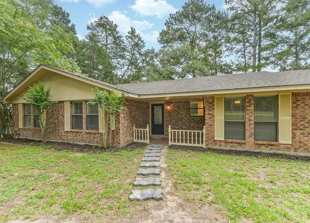 Property at 29090 W Lake Dr, Hempstead, TX 77445, 4 beds, 2.5 baths
