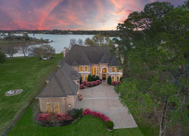 Property at 458 Kirby Rd, Seabrook, TX 77586, 4 beds, 5 baths