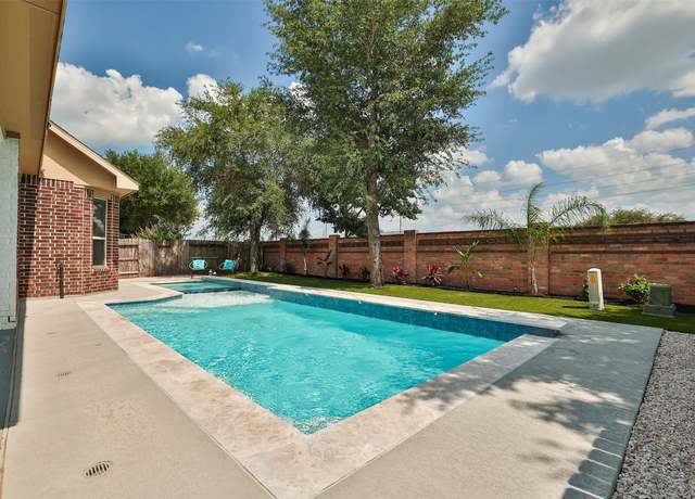 Property at 27619 Dalton Bluff Ct, Katy, TX 77494, 4 beds, 3.5 baths