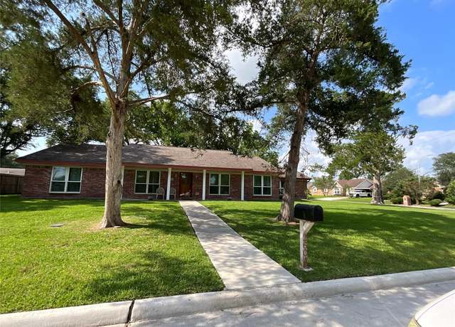 Property at 2604 Adams St, Alvin, TX 77511, 4 beds, 2.5 baths