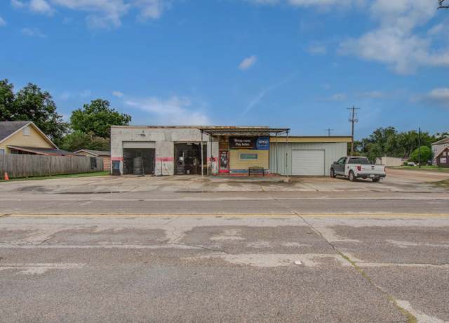 Property at 1701 Lee Dr, Baytown, TX 77520