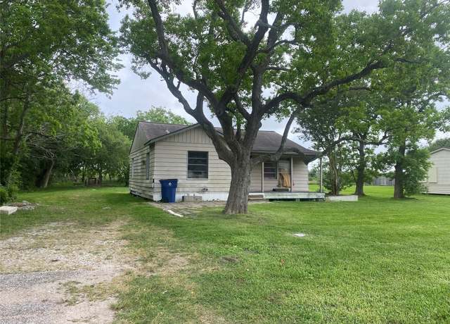 Property at 3003 2nd Ave N, Texas City, TX 77590, 2 beds, 1 bath