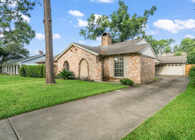 Property at 2731 Manila Ln, Houston, TX 77043, 5 beds, 2.5 baths