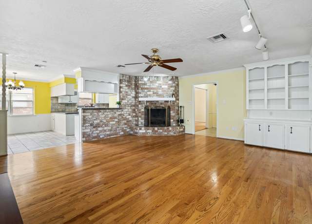Property at 2731 Manila Ln, Houston, TX 77043, 5 beds, 3.5 baths