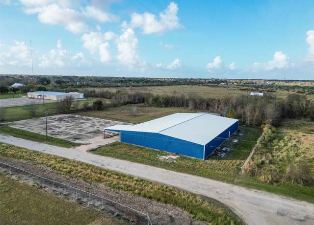 Property at 216 Columbus Rd, Bay City, TX 77414