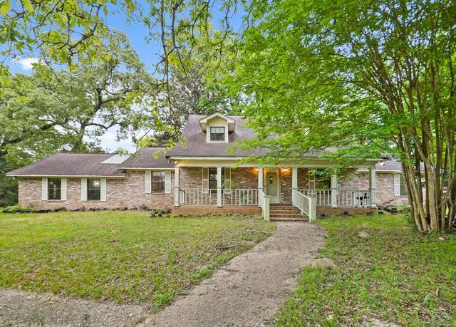 Property at 212 Ponderosa St, Livingston, TX 77351, 5 beds, 4.5 baths