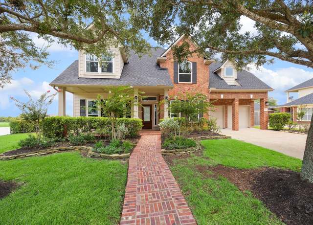 Property at 1718 Glen Falls Ln, Pearland, TX 77581, 4 beds, 3.5 baths