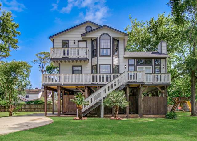 Property at 619 Shadylawn St, Shoreacres, TX 77571, 3 beds, 2.5 baths