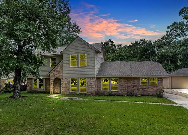 Property at 696 Ravensworth Dr, Conroe, TX 77302, 4 beds, 2.5 baths