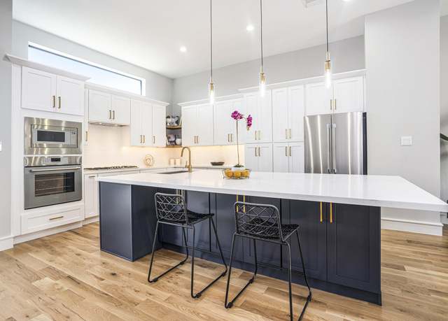 Property at 2216 Francis St, Houston, TX 77004, 3 beds, 3.5 baths