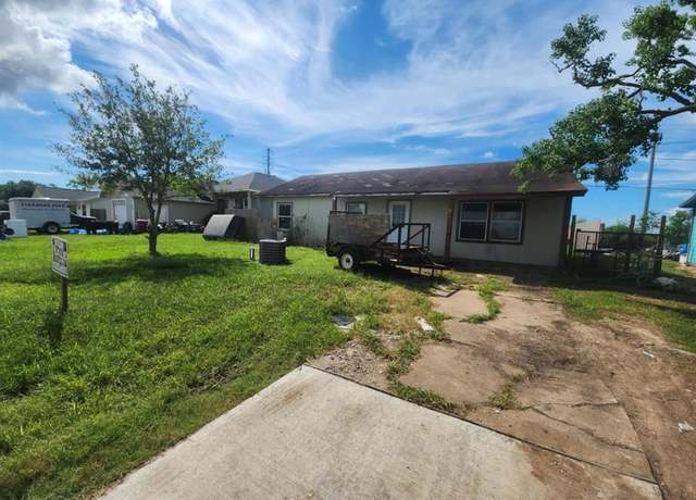 Property at 811 W 12th St, Freeport, TX 77541, 3 beds, 1 bath