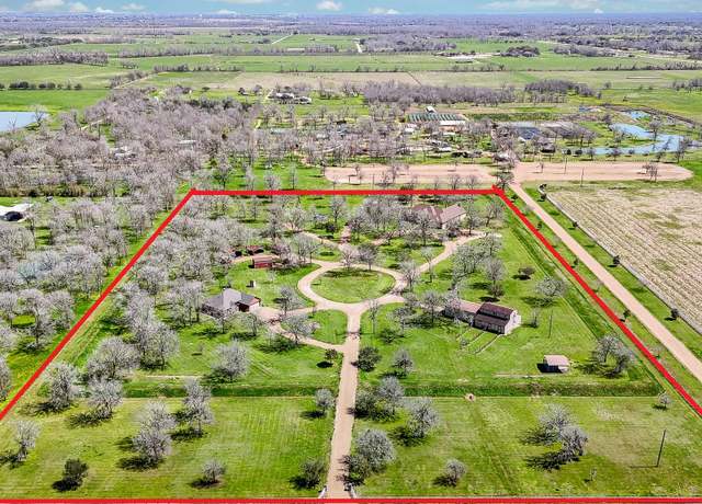 Property at 530 Chisolm Trl, Simonton, TX 77476, 9 beds, 7.5 baths
