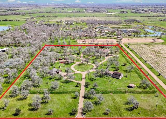 Property at 530 Chisolm Trl, Wallis, TX 77485, 9 beds, 7.5 baths