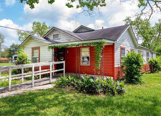 Property at 1201 Avenue C, Bay City, TX 77414, 3 beds, 1 bath