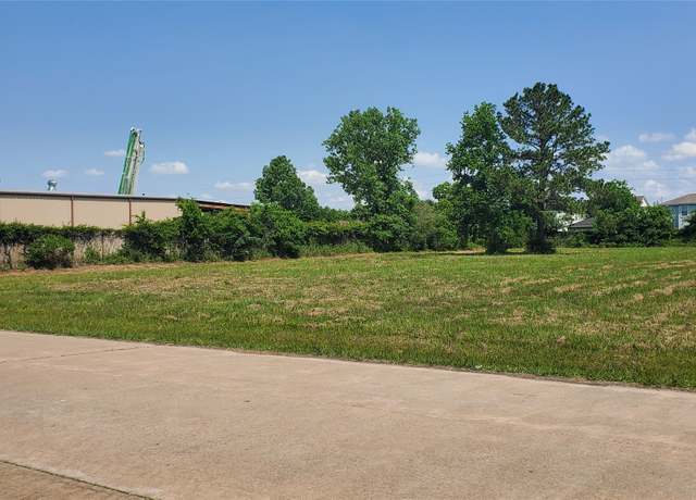 Property at 18702 Rankin Cir N, Houston, TX 77073
