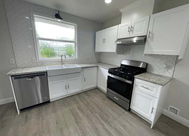 Property at 2831 Jones St, Houston, TX 77026, 3 beds, 1 bath